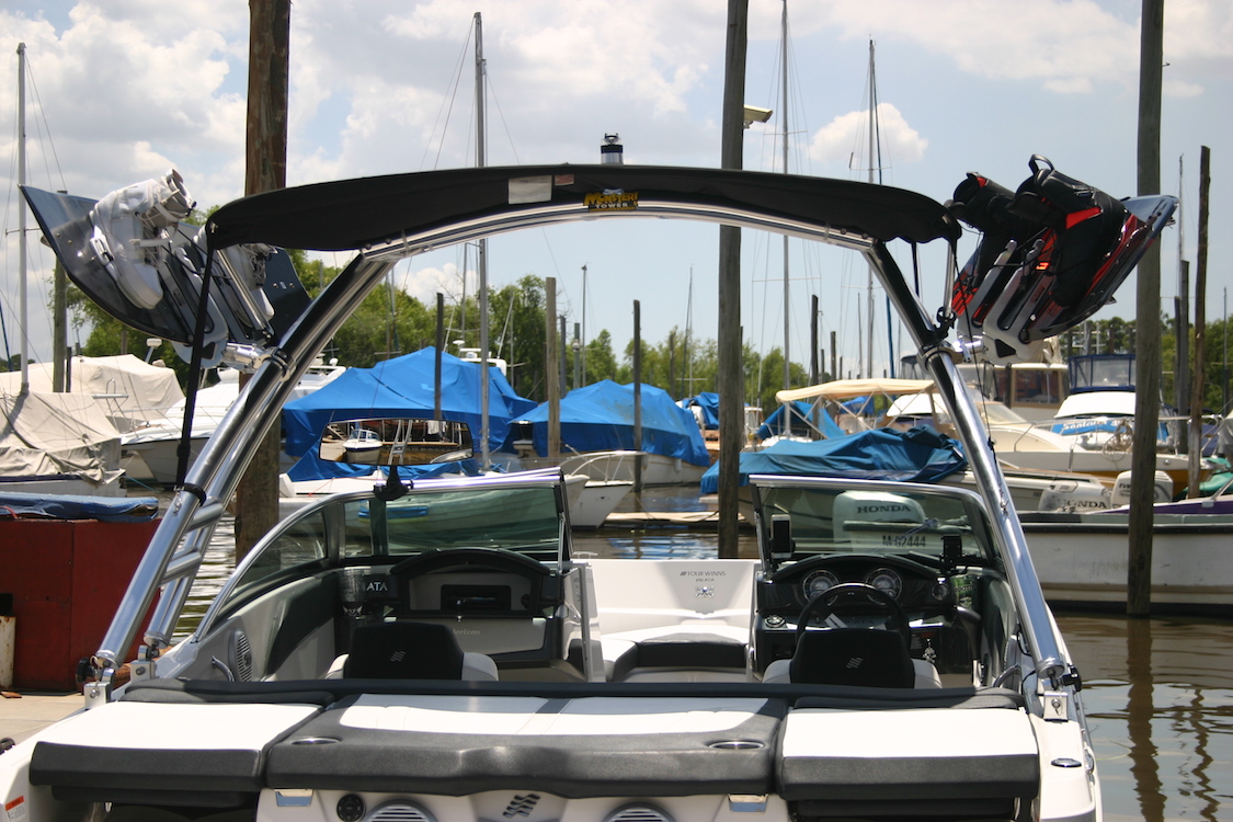 Wakeboard Bimini FourWinnsH190 a